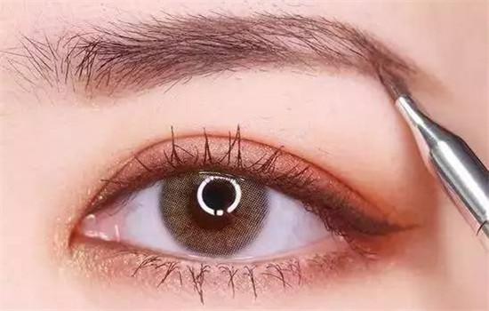 悦梦姿教你如何画出自然又好看的妆容？七步瞬间让你变女神