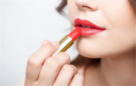 悦梦姿教你如何画出自然又好看的妆容？七步瞬间让你变女神