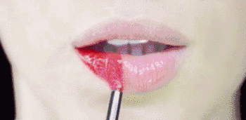 都夏天了，赶紧收起口红涂唇釉吧！