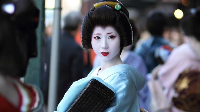 为什么别人化妆如西施，你却很别类？